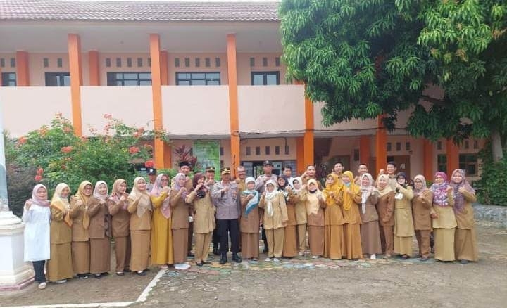 Kapolsek Klari Pimpin Apel Deklarasi Anti Tawuran Di SMAN 1 Klari