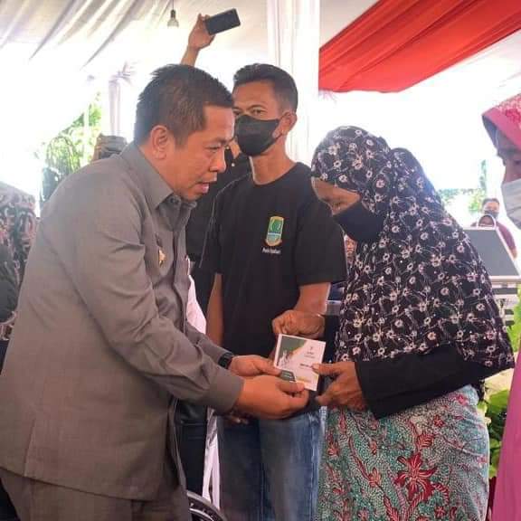 Hadiri Gebyar Paten, Wabup Disambut Meriah Oleh Warga Cilamaya Wetan