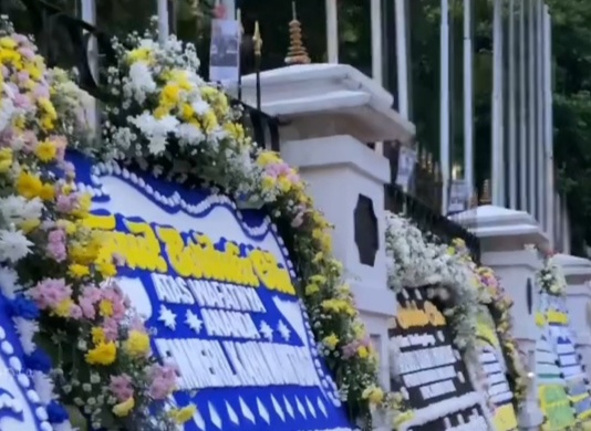 Karangan Bunga Bela Sungkawa, Penuhi Gedung Pakuan