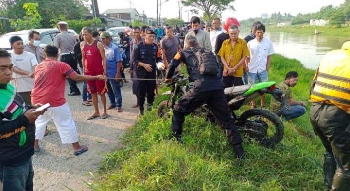 2 Pemotor Terpental ke Sungai Kalimalang Usai Ditabrak Mobil, 1 Orang Hilang