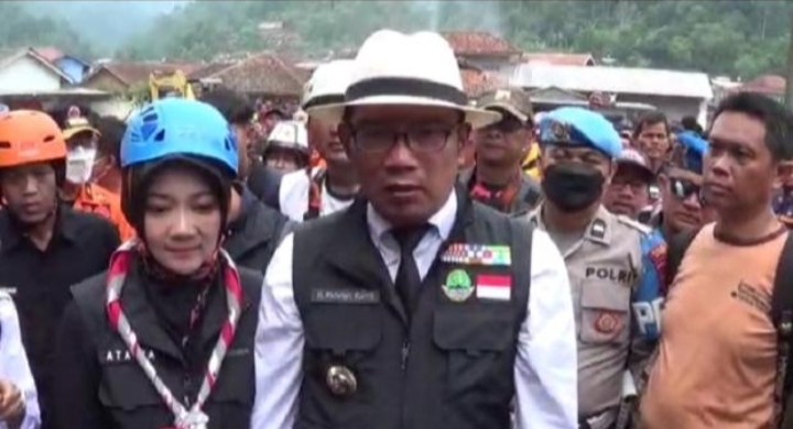 Tinjau lokasi Banjir di Bogor, Gubernur Jabar Beri bantuan Rp500 juta untuk Warga Terdampak