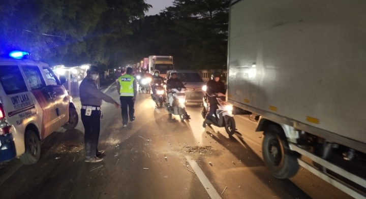 Terjatuh Usai Bersenggolan, Pemotor Tewas Ditempat di Bekasi