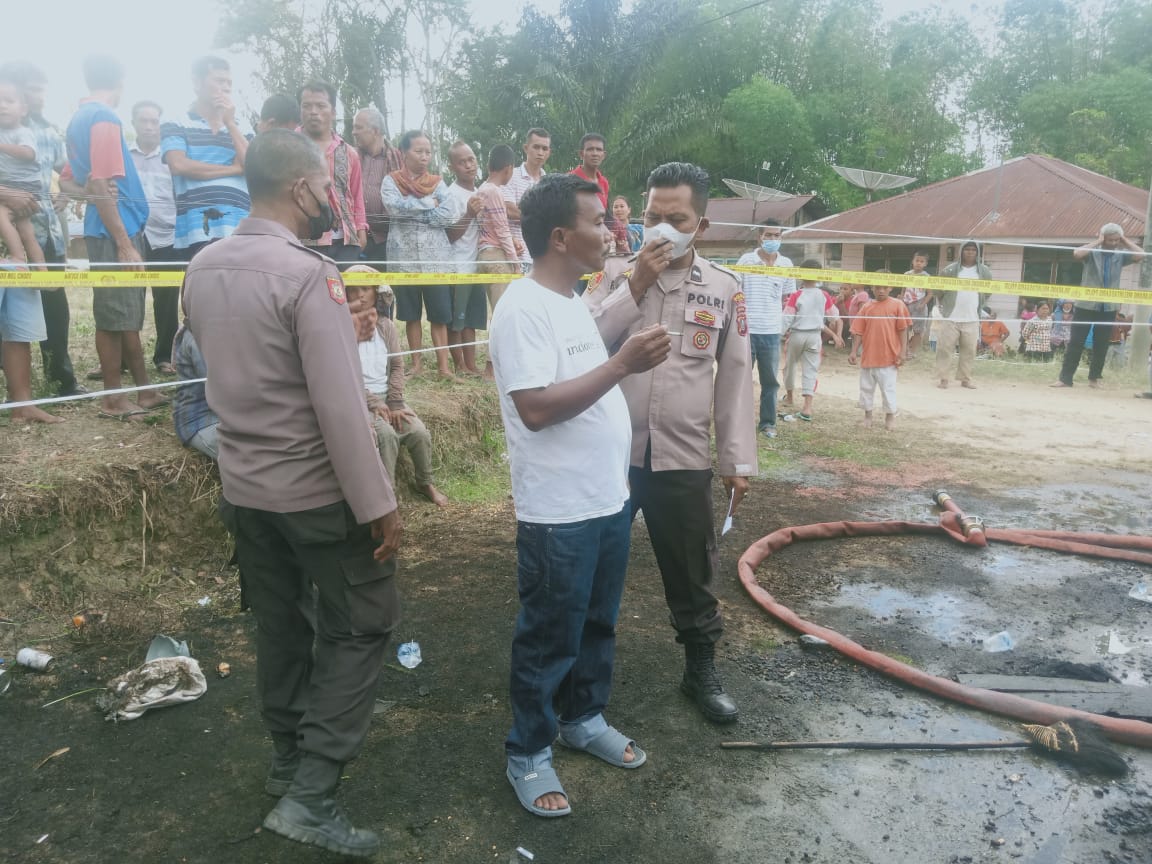 Polsek Balige Turun Ke Lokasi Kebakaran Di Dusun I Desa Matio 