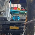 Truk Seruduk Lima Motor dan Warung di Cirebon, Satu Orang Terluka