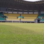 Rumput Stadion Patriot Chandrabaga Bekasi Butuh Perawatan Serius