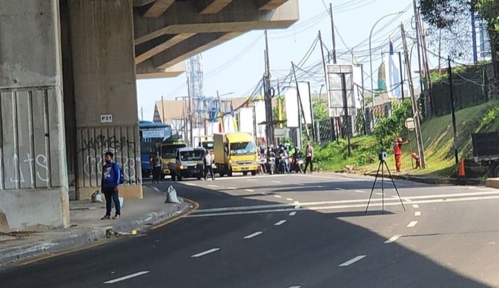 Polisi Gelar Olah TKP Kecelakaan Maut Truk Tangki Pertamina di Cibubur