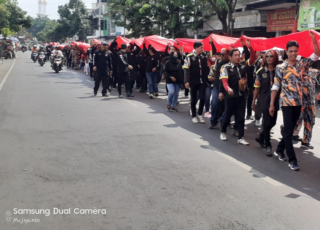 Peringati HUT RI 77, LSM GMBI DPD Pekalongan Raya Beserta Lintas Ormas, Media Dan Komunitas Gelar Upacara dan Kirab Bendera