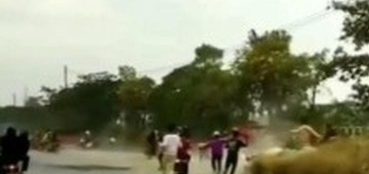 Viral, Video 2 Kelompok Pelajar di Bekasi Saling Serang Menggunakan Senjata Tajam