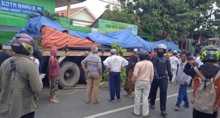 Inalillahi! Korban 10 Orang Meninggal Dunia, Kecelakaan Maut Truk trailer di Bekasi