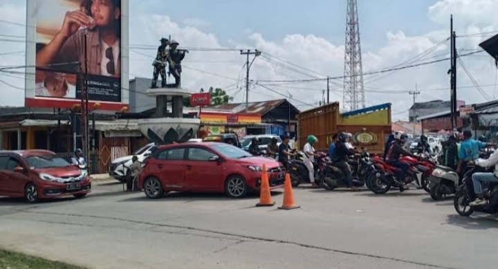 Urai Kemacetan disekitaran Simpang Tiga Tugu Tani, Komisi III DPRD Karawang Berencana Dibuat Bundaran