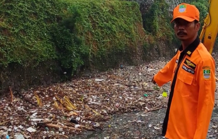 130 Ton Sampah Diangkat dari Sungai Tambun Bekasi, 17 Orang Tim Biyawak Dikerahkan