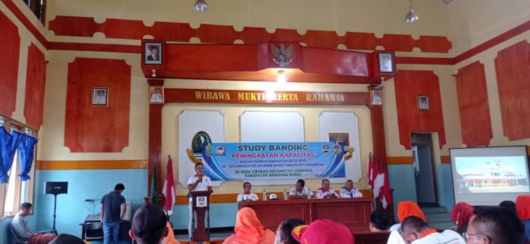 Forum BPD Se-Kecamatan Telukjambe Barat Gelar Studi Banding Peningkatan Pertanian ke Bandung