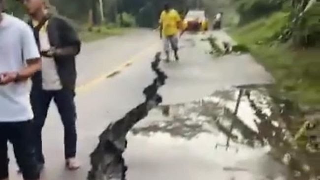 Jalan Lintas Selatan, Tasikmalaya-Pangandaran Retak dan Amblas