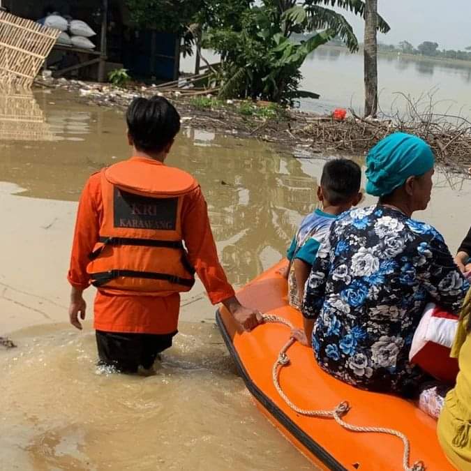 Dua Desa di Karawang Terdampak Banjir, BPBD Lakukan Assessment dan Evakuasi Warga