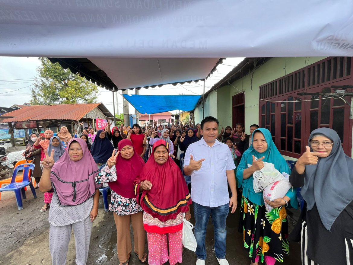 2024 Prabowo Harus Jadi Presiden, Kata Zulkarnaen Sambil Menyalurkan 3500 Paket Sembako Kepada Warga
