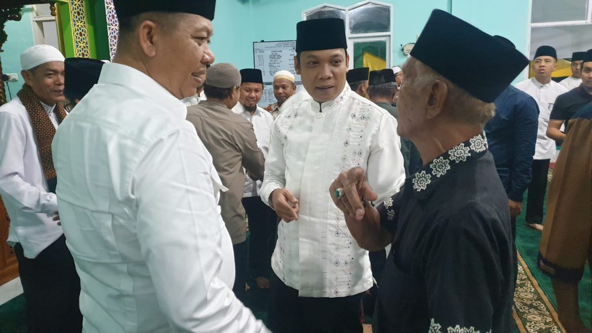 PJ Walikota Pekanbaru Muflihun Melakukan Safari Ramadhan 1444 H Di Masjid Nurul Hidayah