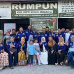 Asosiasi Pengusaha Sanggar Bunga (APSB) Pekanbaru, Berbagi Takjil Jelang Berbuka Puasa