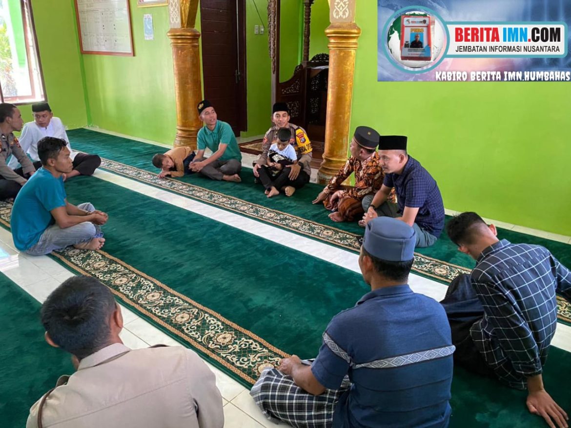 Polres Humbahas dan Jajaran Polsek, Laksanakan Jum’at Curhat Guna Dengarkan langsung Keluhan Warga