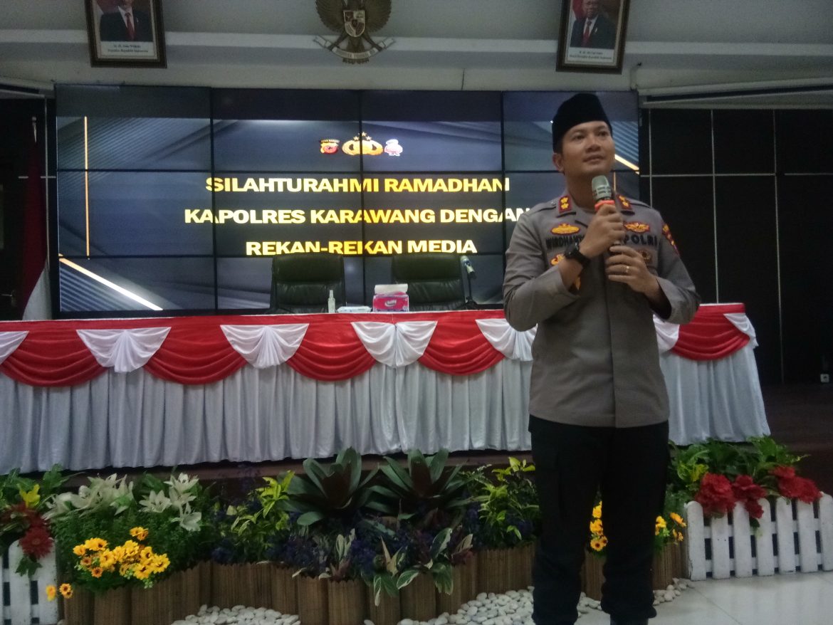 Di Bulan Ramadhan Kapolres Karawang Mengadakan Ke Akraban Dengan Rekan-rekan Media.