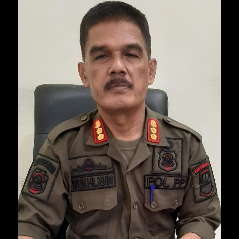 LSM LODAYA MELAKUKAN PENYERANGAN ANARKIS KE DINAS. SATPOL-PP KARAWANG.