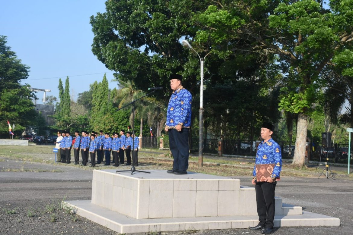 Wakil Bupati Lampung Azwar Hadi Menjadi Pembina Apel Bulanan Korpri