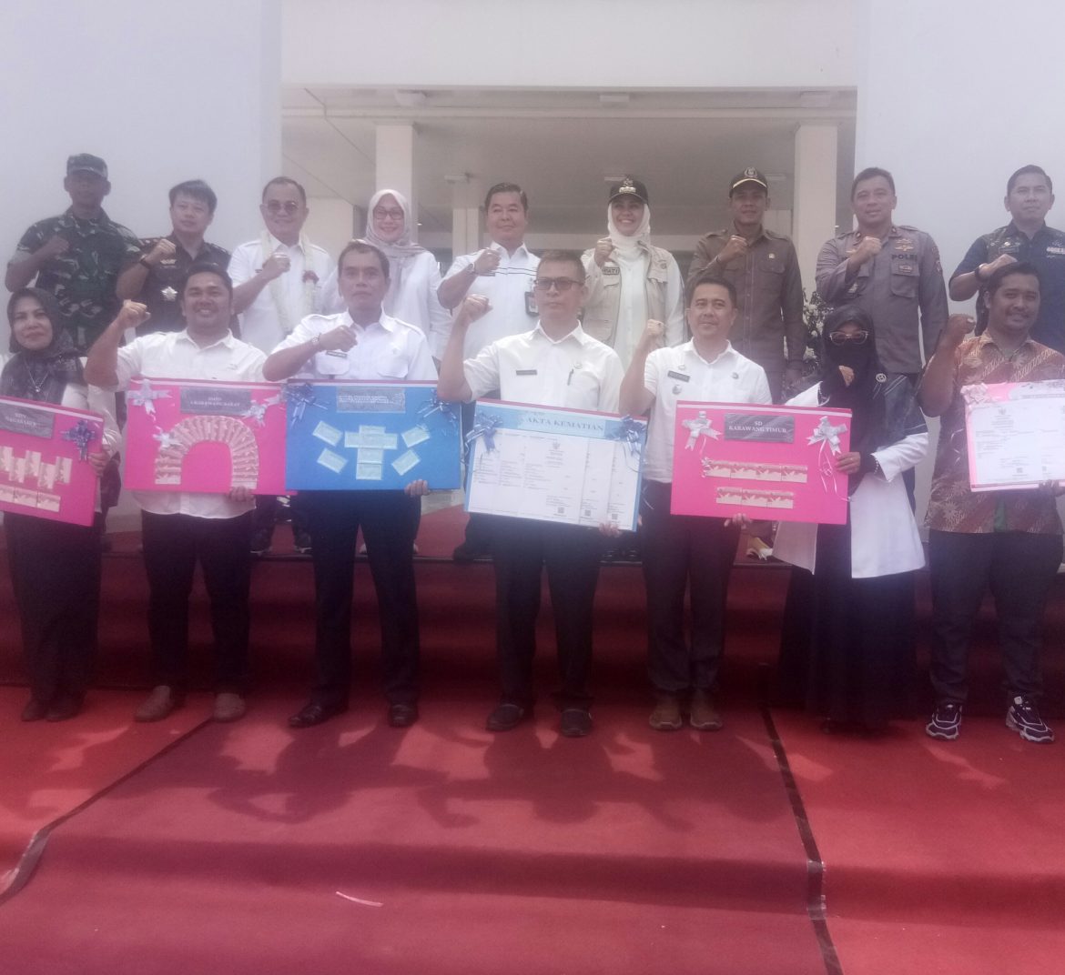 Dirjen Dukcapil Menghadiri Peresmian Gedung Disdukcapil Karawang.