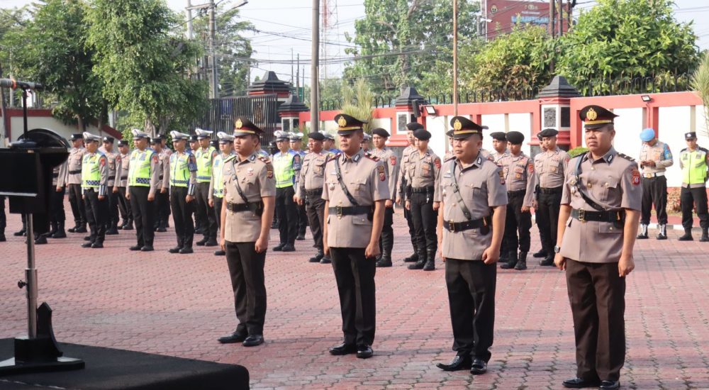 Sertijab 3 Kapolsek Dilaksanakan di Polres Karawang