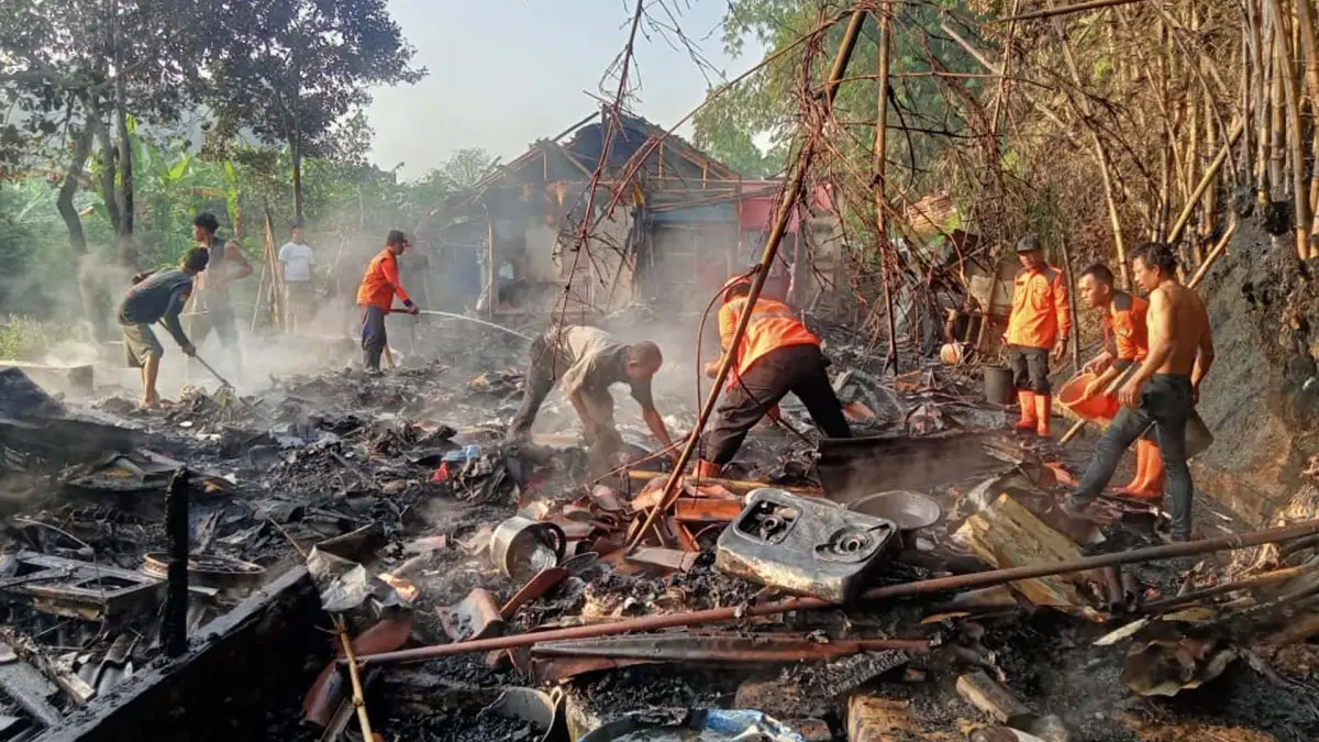 Rumah di Citamiang Sukabumi Terbakar Hebat, 7 KK dengan 25 Jiwa terpaksa Mengungsi