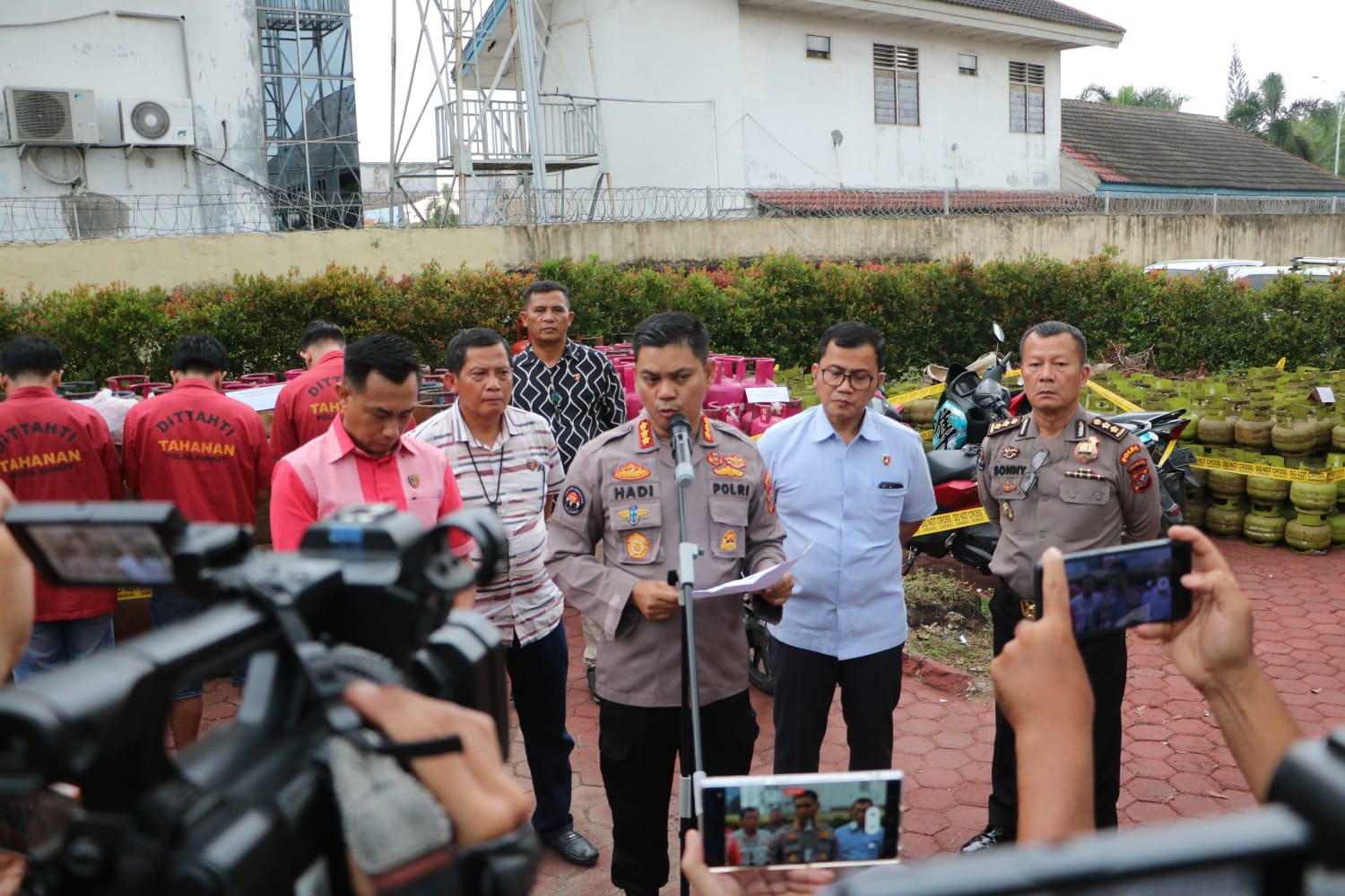 Lagi, Polda Sumut Bongkar Pangkalan Oplos LPG Bersubsidi, 3 Pelaku Diamankan