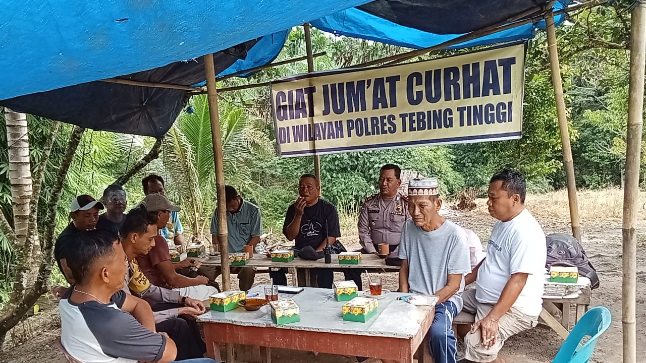 Kasat Binmas Polres Tebing Tinggi AKP BSM Tarigan Pimpin Jumat Curhat