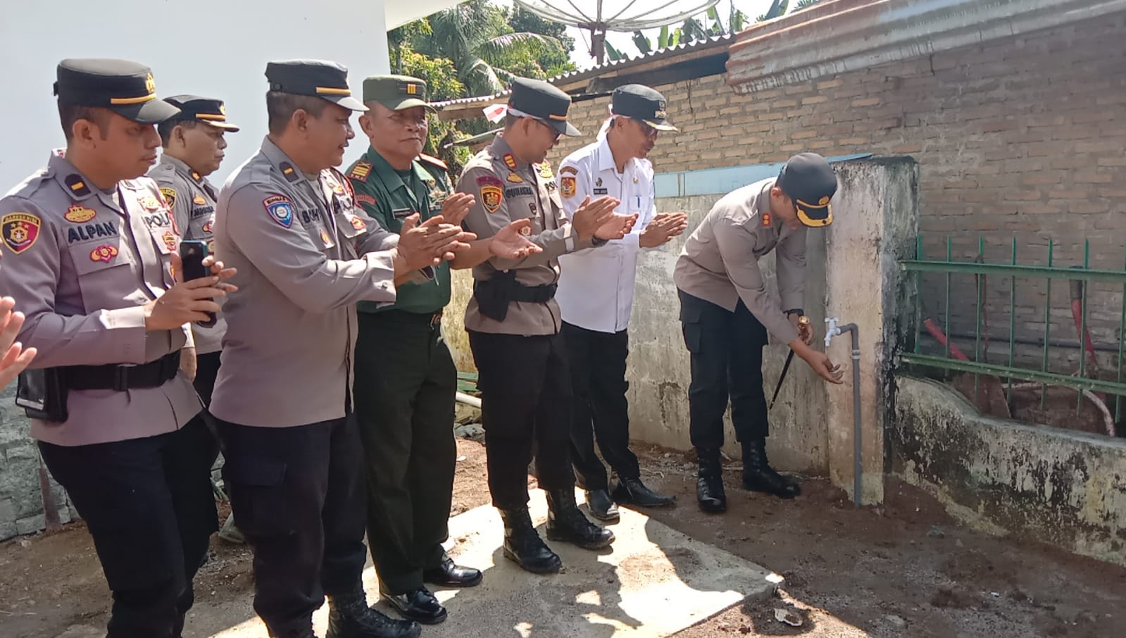 Kapolres Tebing Tinggi Resmikan Sumur Bor Dan Pemberian Pompa Air Di Kecamatan Sipispis