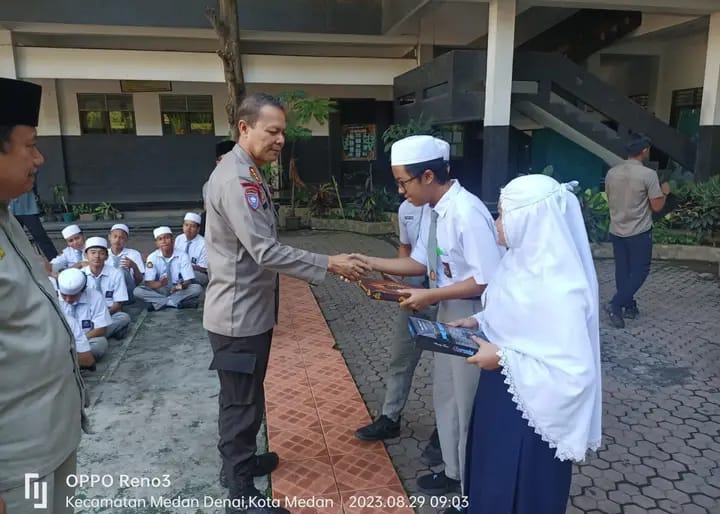 Sambangi Sekolah, Dir Binmas : Hindari Pelanggaran Hukum Yang Merugikan Masa Depan