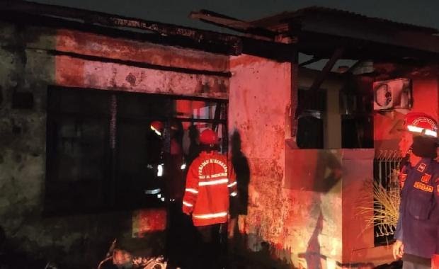 Diduga Korsleting Listrik, 7 Rumah Kontrakan di Bekasi Hangus Terbakar!