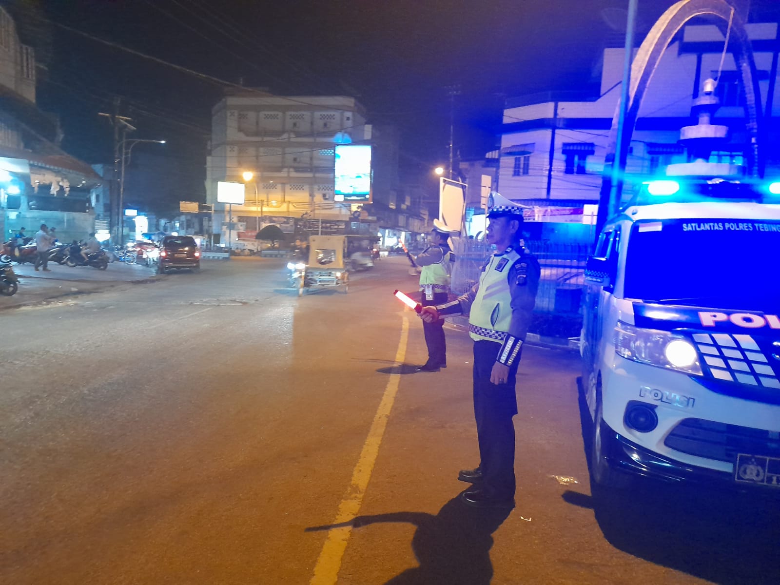 Satlantas Polres Tebing Tinggi Laksanakan Patroli Blue Light