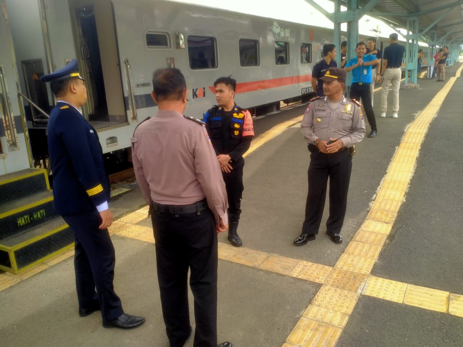 Kasat Binmas Polres Tebing Tinggi AKP B.S.M. Tarigan Ajak Polsus KAI Jaga Kamtibmas