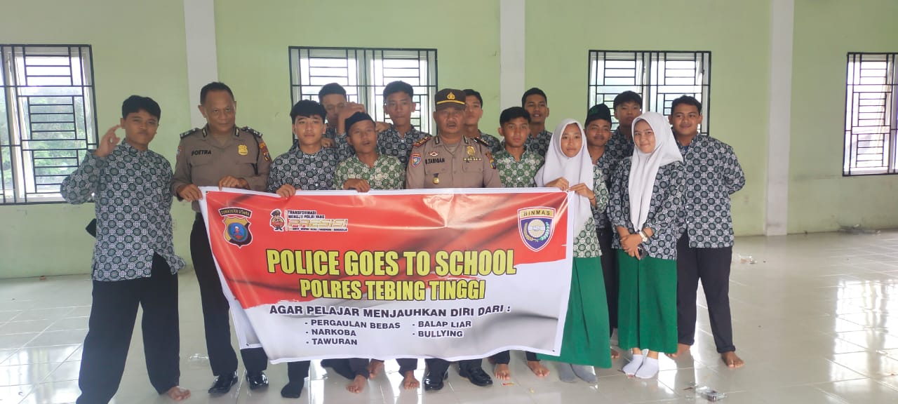 Kasat Binmas Polres Tebing Tinggi AKP B.S.M. Tarigan Pimpin Polce Goes To School, Edukasi RAN PIJAR