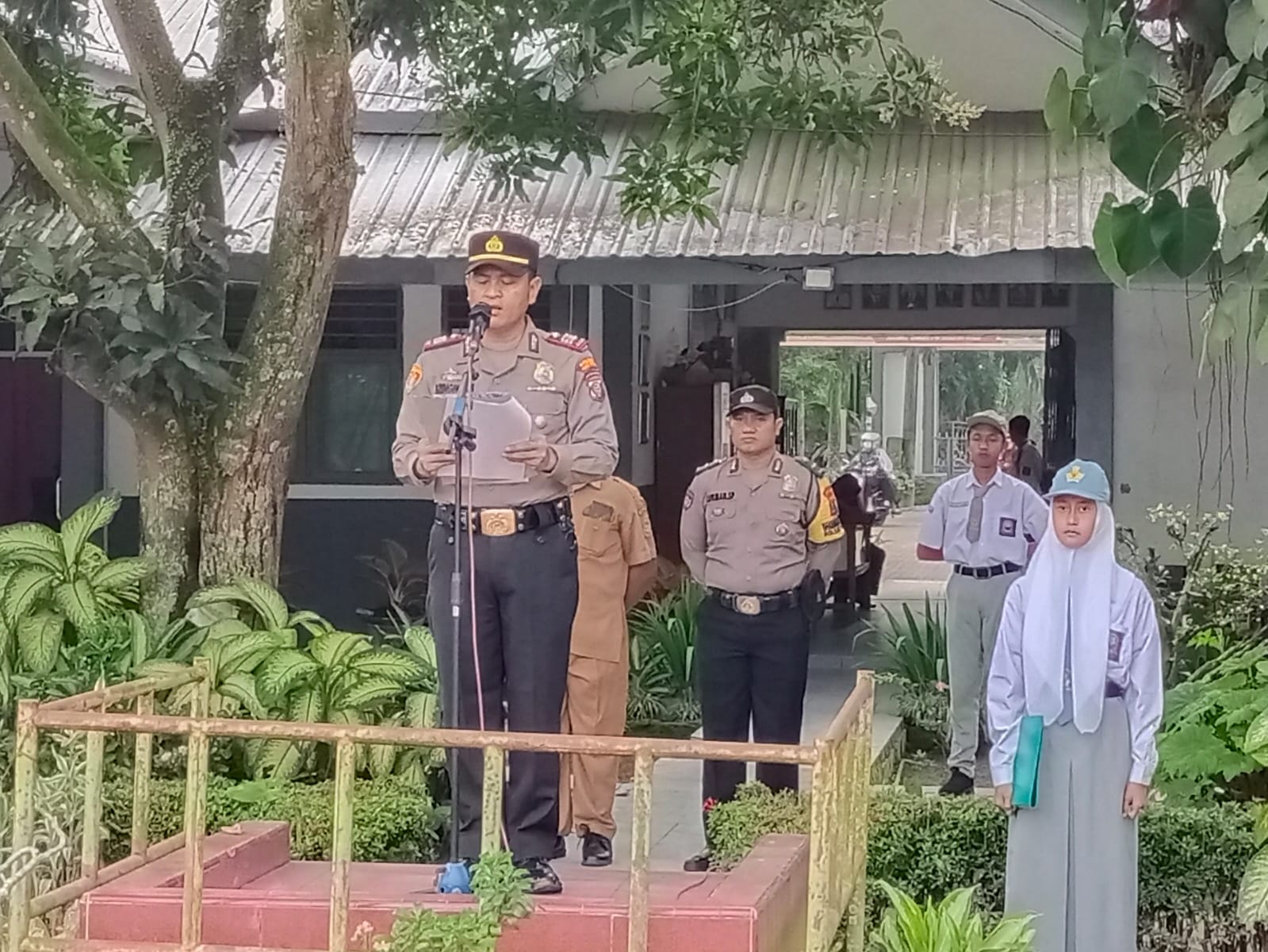 Kapolsek Padang Hulu AKP Bringin Jaya, S.H, M.H Sampaikan Narkoba Musuh Bersama Di SMAN 4 Tebingtinggi