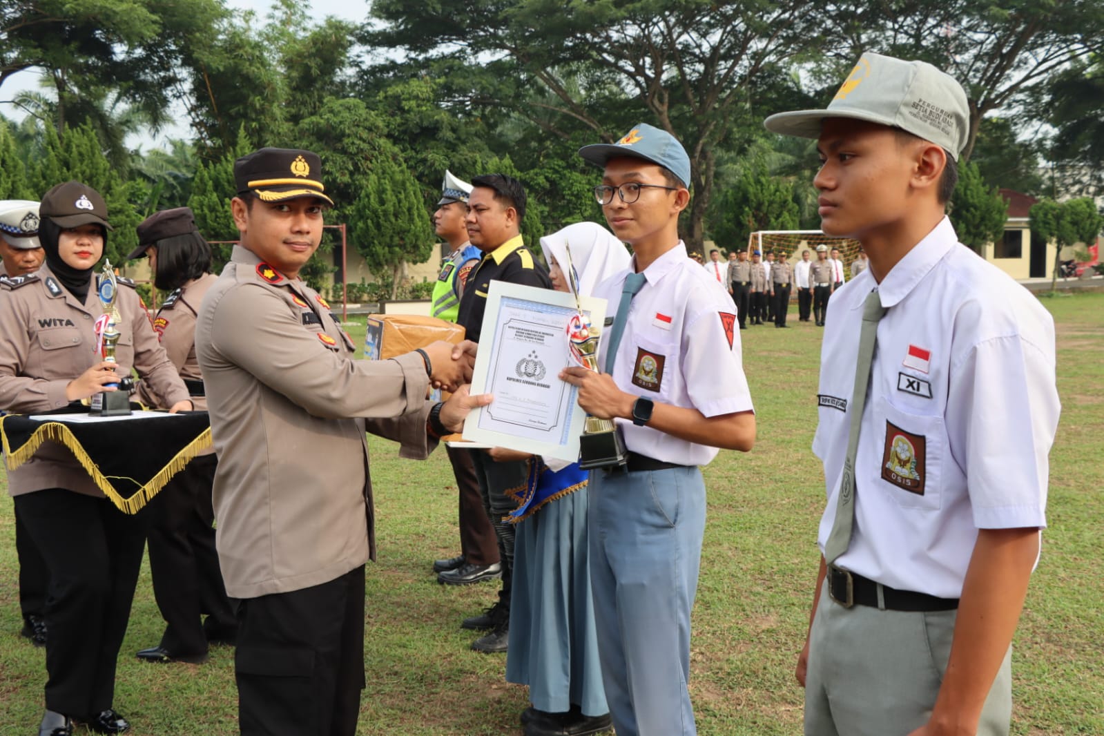 Polres Sergai Berikan Piagam Penghargaan Pemenang Lomba Konten Kreatif Tertib Berlalulintas