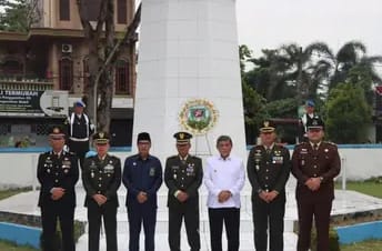 Kabag SDM Polresta Deli Serdang Ikuti Upacara Ziarah Nasional Dan Tabur Bunga HUT TNI Ke-78