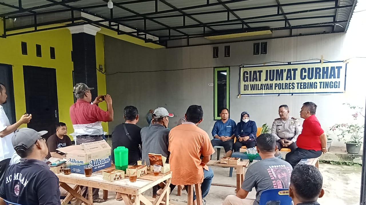 Kasat Binmas Polres Tebing Tinggi AKP B.S.M. Tarigan Pimpin Jumat Curhat Di Kelurahan Bandar Sakti