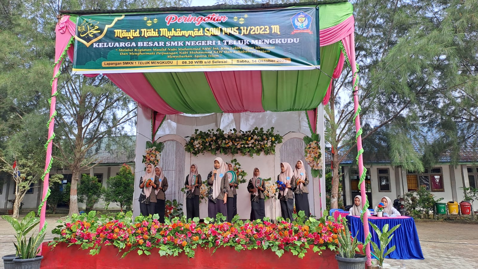 Polsek Teluk Mengkudu Hadiri Peringatan Maulid Nabi Muhammad SAW 1445 H Di SMKN 1 Teluk Mengkudu