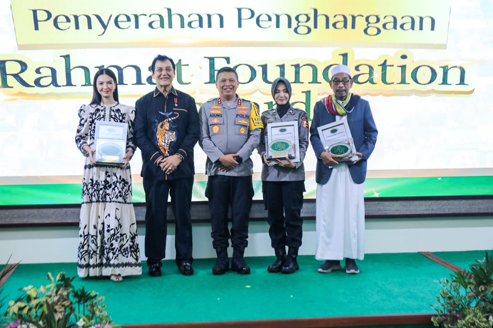 Syukuran HUT Ke-73 Tun Dr H. Rahmat Shah, Kapolda Sumut: Semoga Kita Semua Semakin Maju