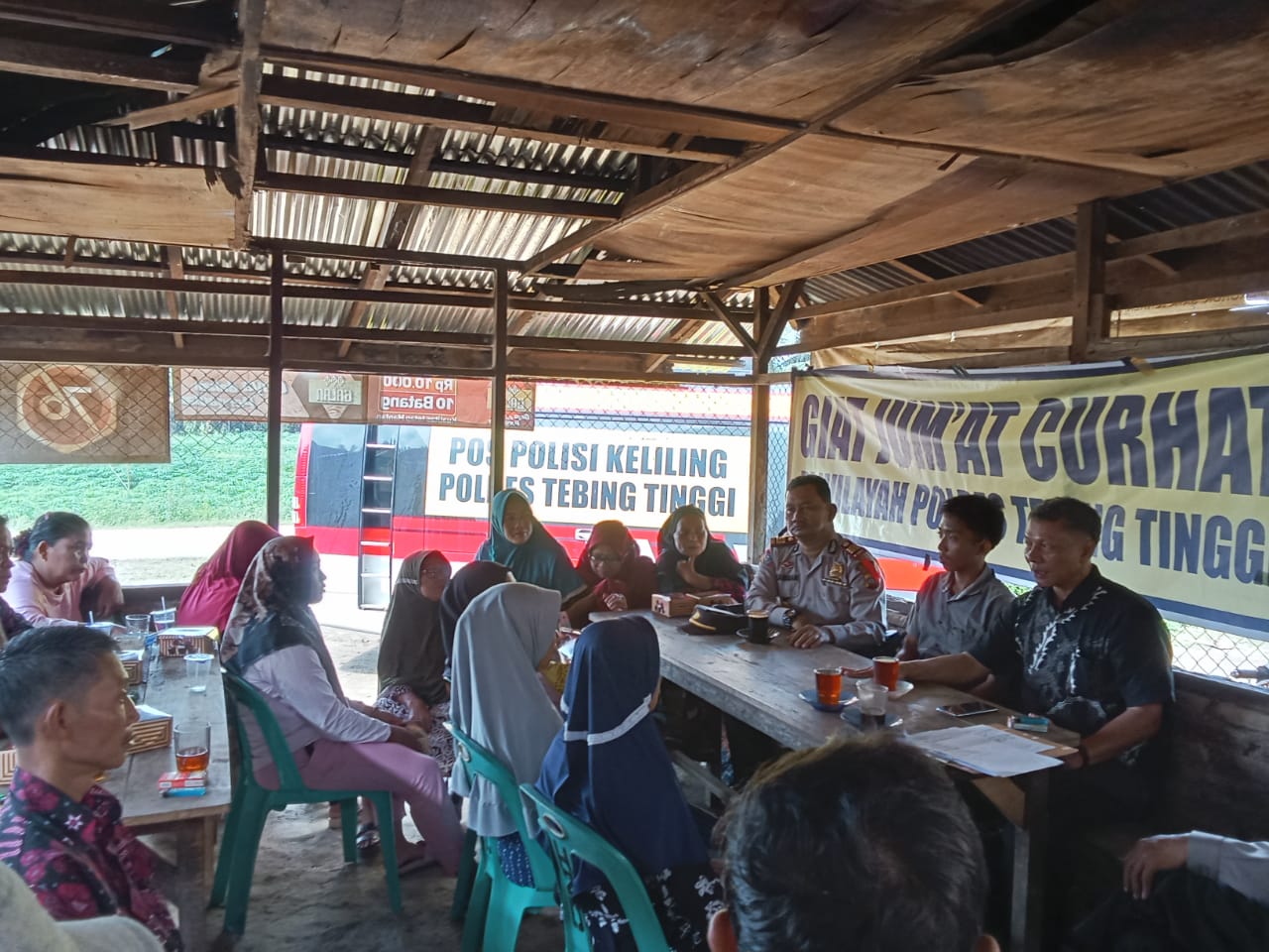 Kasat Binmas Polres Tebing Tinggi Ajak Masyarakat Bersinergi Saat Jumat Curhat