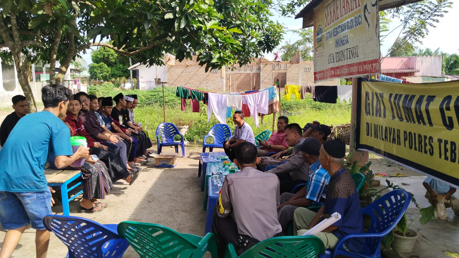 Kapolsek Tebing Tinggi AKP Saepullah, S.Sos, M.H Jumat Curhat Bersama Masyarakat