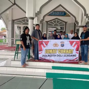 Polresta Deli Serdang Jumat Curhat Dan Berikan Bantuan