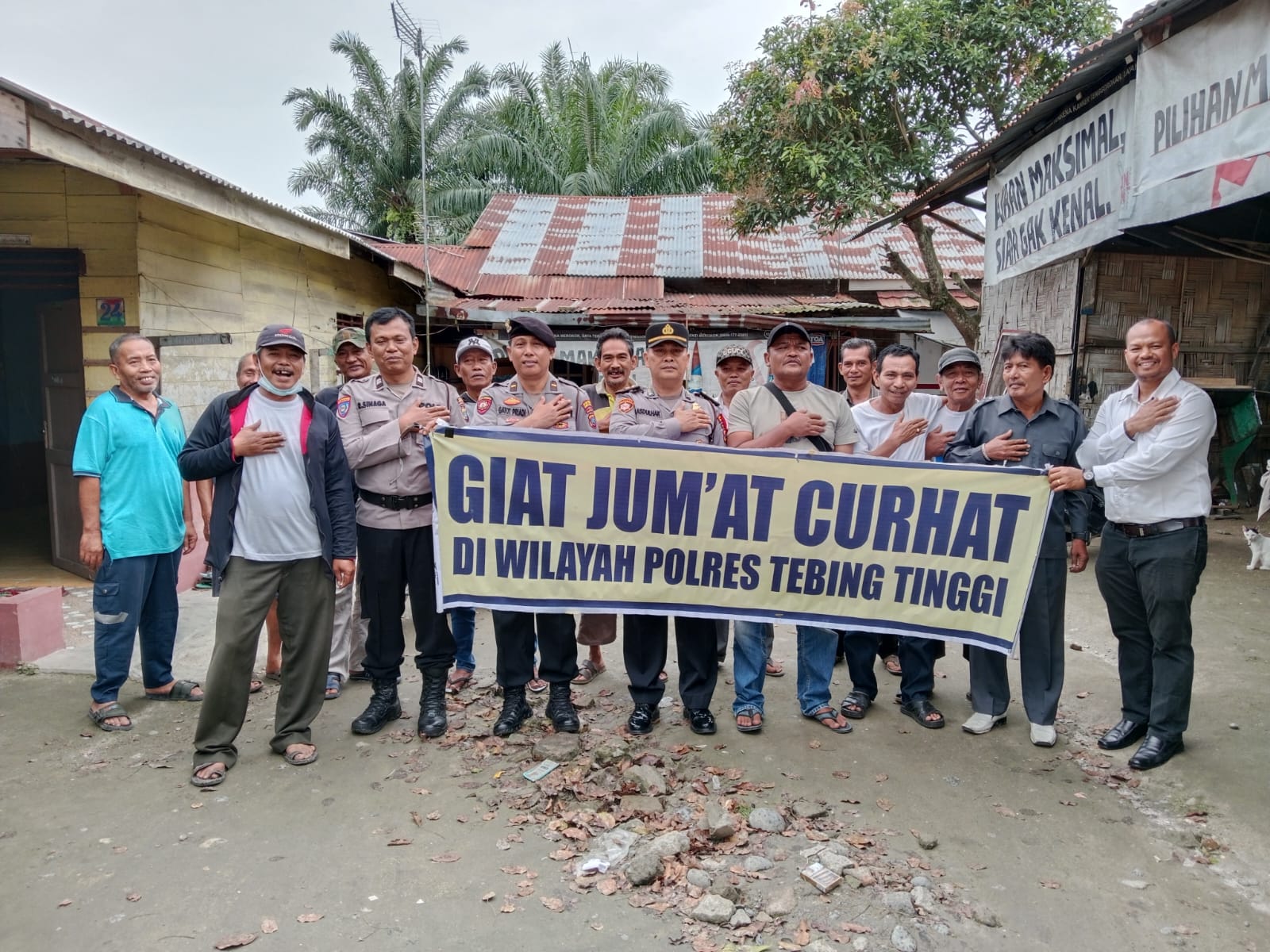 Kasat Tahti Polres Tebing Tinggi Berikan Himbauan Di Jumat Curhat