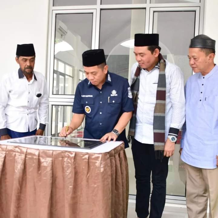 Bupati Karawang, Resmikan Masjid Nurul Huda Palumbonsari