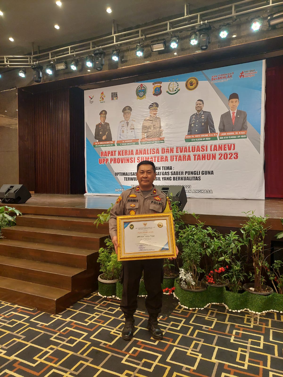 Wakapolres Tebing Tinggi Kompol A. Robert Sembiring, S.H, M.H Raih Penghargaan UPP Juara Umum Terbaik Pertama