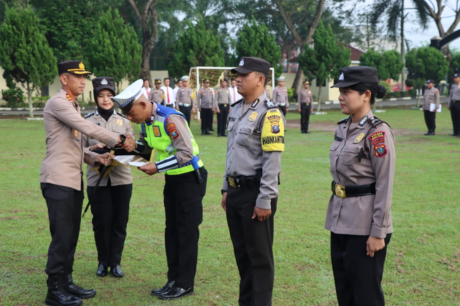 Kapolres Sergai AKBP Oxy Yudha Pratesta, S.Ik Gelar Apel Pemberian Penghargaan