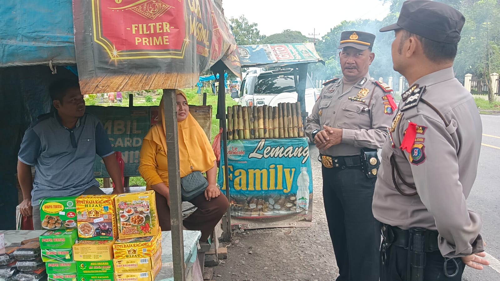 Polres Tebing Tinggi Sambang Pedagang Lemang